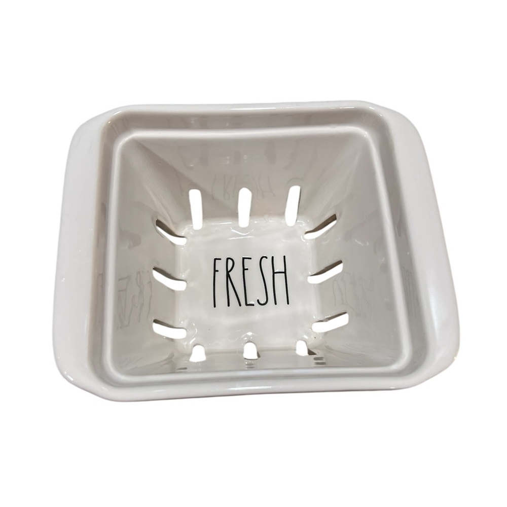 Like new~ Rae Dunn pottery 'FRESH' Fruit
Basket White Ivory